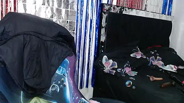 SweetAlmaa online show from September 25, 9:40 pm