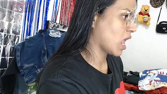 SweetAlmaa online show from October 16, 8:10 pm