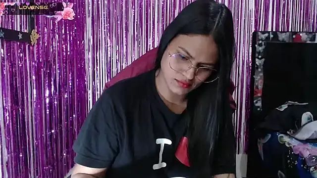 SweetAlmaa online show from January 8, 10:56 pm