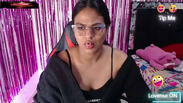 SweetAlmaa online show from July 21, 9:44 am