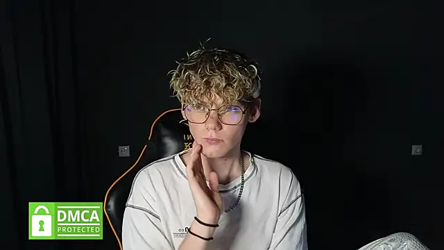 Keytaro online show from April 22, 10:55 pm