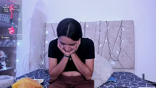 Snapshot of Kaela18 chatting on December 12, 6:53 pm Kaela18 online show from December 12, 6:53 pm