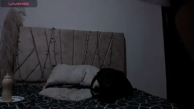 Snapshot of Kaela18 chatting on December 18, 1:12 pm Kaela18 online show from December 18, 1:12 pm