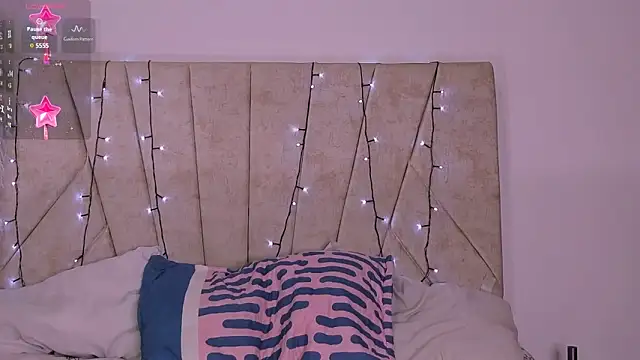 Snapshot of Kaela18 chatting on December 30, 1:25 pm Kaela18 online show from December 30, 1:25 pm