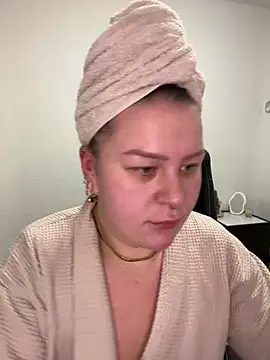 Snapshot of Fancy-Francy chatting on January 8, 4:22 pm Fancy-Francy online show from January 8, 4:22 pm