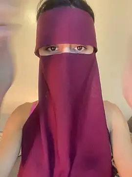 Snapshot of Beautiful_arab chatting on December 7, 12:08 am Beautiful arab online show from December 7, 12:08 am