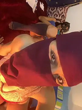 Snapshot of Beautiful_arab chatting on March 7, 2:25 am Beautiful arab online show from March 7, 2:25 am