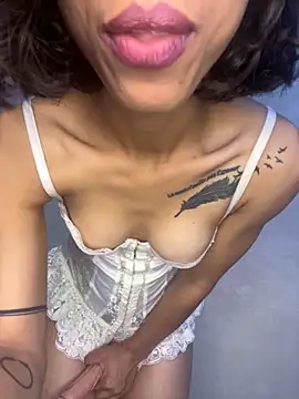 Snapshot of Beautiful_arab chatting on October 22, 10:42 pm Beautiful arab online show from October 22, 10:42 pm