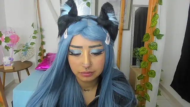 lussyevans24 online show from February 23, 5:23 am