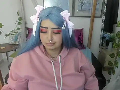 lussyevans24 online show from March 4, 9:18 am