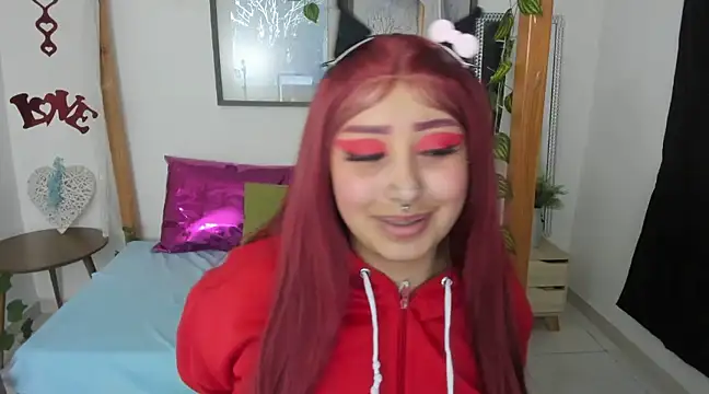 lussyevans24 online show from March 14, 7:04 am