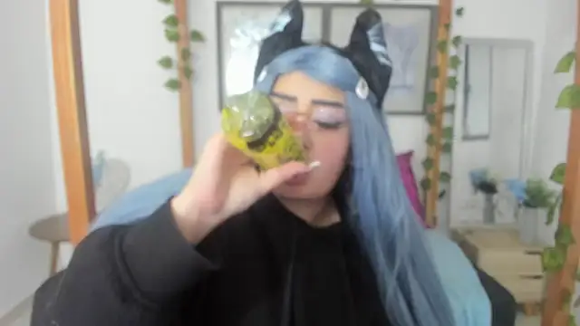 lussyevans24 online show from March 17, 7:24 am