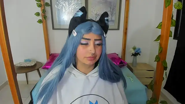 lussyevans24 online show from March 22, 9:45 am