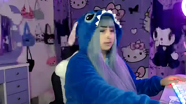 lussyevans24 online show from October 7, 5:15 am