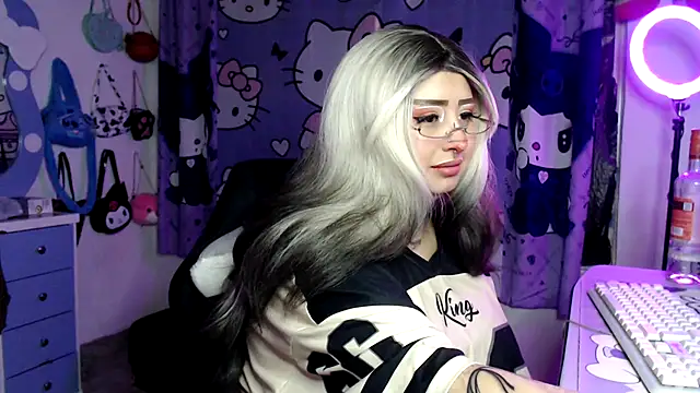 lussyevans24 online show from March 9, 2:15 am