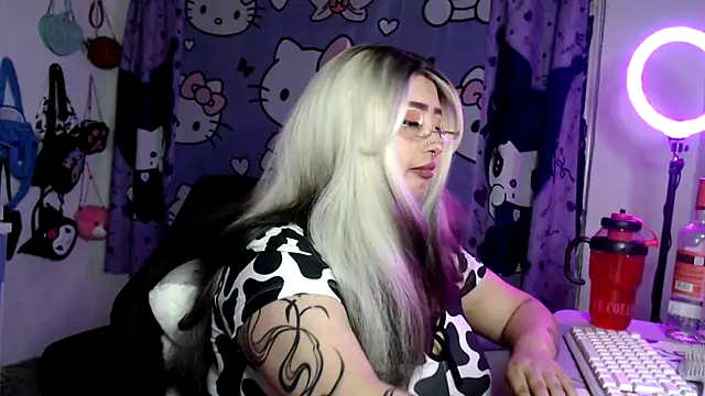 lussyevans24 online show from April 15, 2:40 am