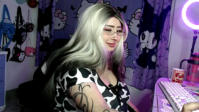 lussyevans24 online show from April 22, 4:26 am