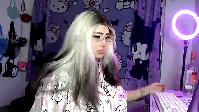 lussyevans24 online show from April 23, 4:03 am