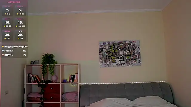 Snapshot of blondy_room chatting on January 3, 11:33 pm blondy room online show from January 3, 11:33 pm