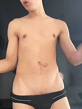 Snapshot of cybercosmiiic chatting on December 12, 5:59 pm cybercosmiiic online show from December 12, 5:59 pm