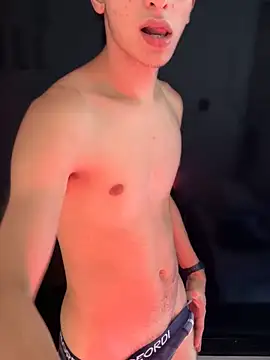 Snapshot of cybercosmiiic chatting on January 18, 7:37 pm cybercosmiiic online show from January 18, 7:37 pm