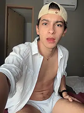 Snapshot of cybercosmiiic chatting on February 16, 7:49 pm cybercosmiiic online show from February 16, 7:49 pm