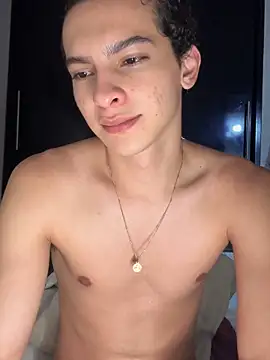 Snapshot of cybercosmiiic chatting on February 21, 1:22 am cybercosmiiic online show from February 21, 1:22 am