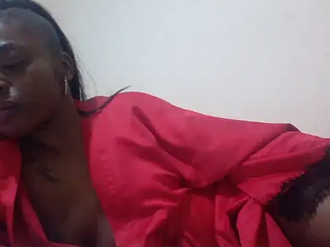 Snapshot of Cinderella_Jewels_ chatting on February 16, 4:31 am Cinderella Jewels  online show from February 16, 4:31 am