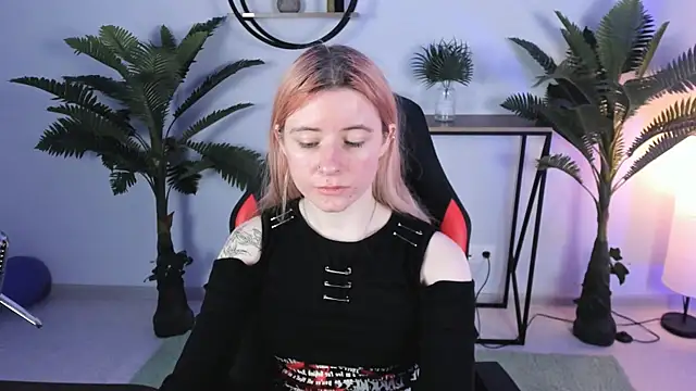 LexiWenford online show from December 20, 6:19 am