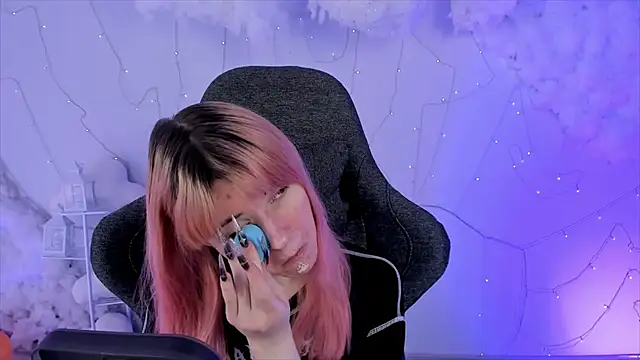 LexiWenford online show from February 7, 2:50 am