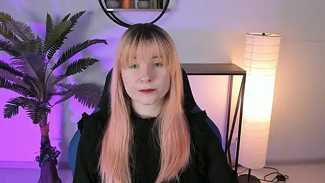 LexiWenford online show from February 24, 9:00 am