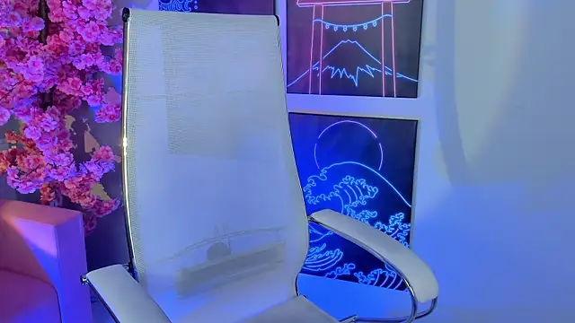 LexiWenford online show from December 17, 3:23 am