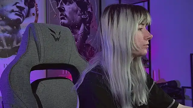 LexiWenford online show from April 1, 2:45 am