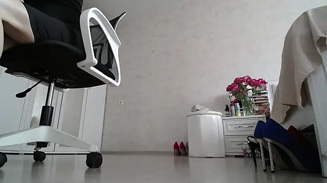 Snapshot of Devil_Goddess chatting on May 25, 10:43 am Devil Goddess online show from May 25, 10:43 am