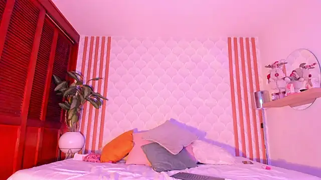 PamelaReall online show from December 15, 11:20 pm