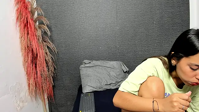 monse 02 online show from February 23, 12:48 pm