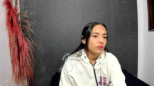 monse 02 online show from March 22, 12:35 pm