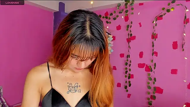 Snapshot of kittyzenn chatting on January 30, 4:24 pm kittyzenn online show from January 30, 4:24 pm