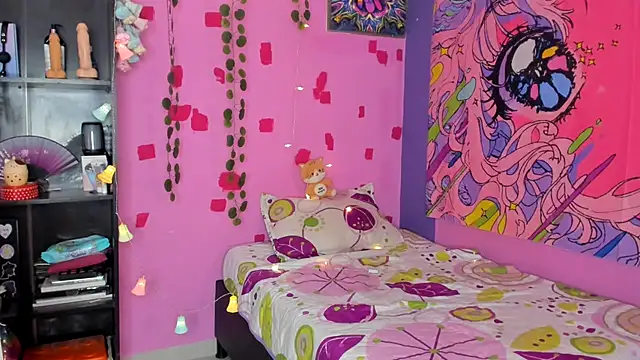Snapshot of kittyzenn chatting on March 9, 7:12 am kittyzenn online show from March 9, 7:12 am