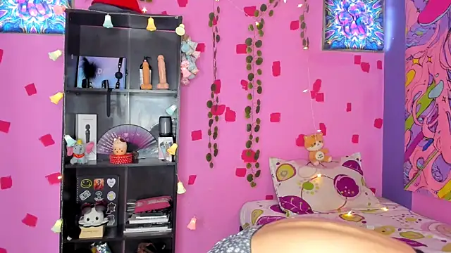 Snapshot of kittyzenn chatting on March 10, 5:39 pm kittyzenn online show from March 10, 5:39 pm