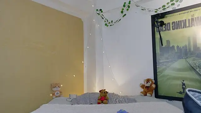 kittyzenn online show from April 21, 2:45 pm