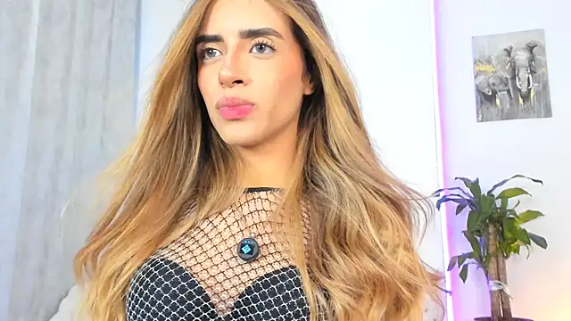 StormiRusso online show from September 11, 11:05 pm