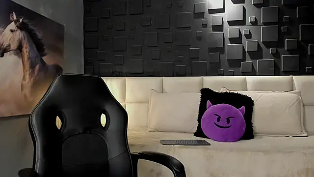 DannSaenz online show from February 7, 1:47 am