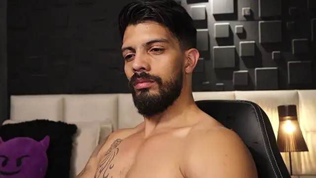 DannSaenz online show from February 13, 8:03 pm