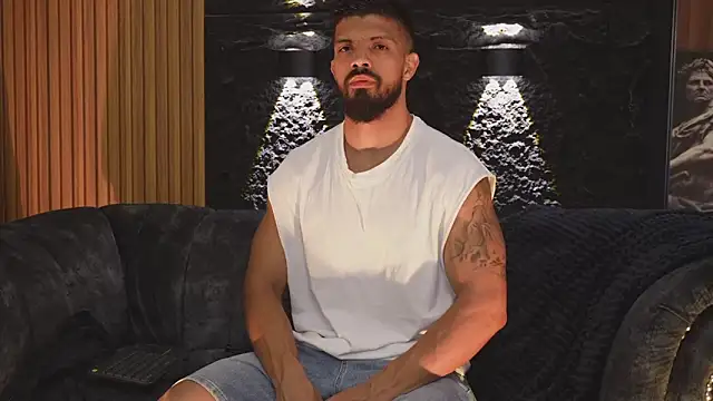 DannSaenz online show from November 1, 11:56 am