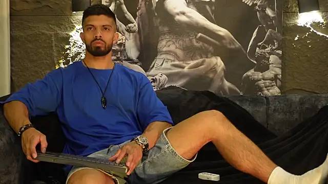 DannSaenz online show from November 29, 9:18 pm