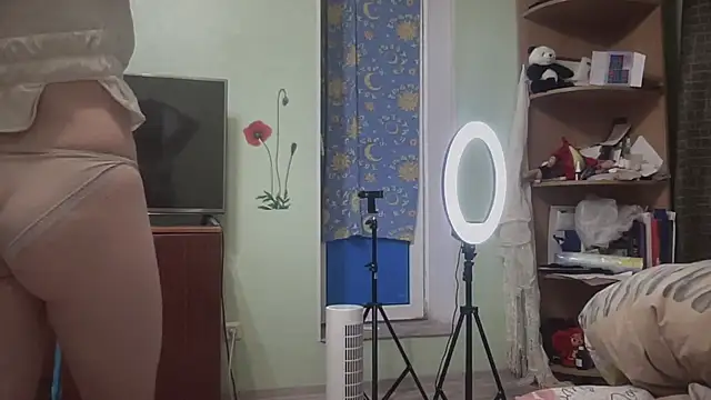 Diamond Tyler online show from November 15, 2:57 pm