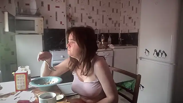 Diamond Tyler online show from April 22, 4:15 am