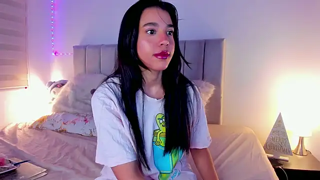 Snapshot of DanielaSaenz0 chatting on December 22, 4:50 am DanielaSaenz0 online show from December 22, 4:50 am