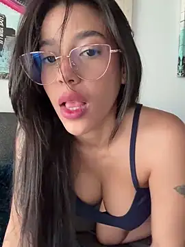 Snapshot of DanielaSaenz0 chatting on January 5, 7:28 pm DanielaSaenz0 online show from January 5, 7:28 pm